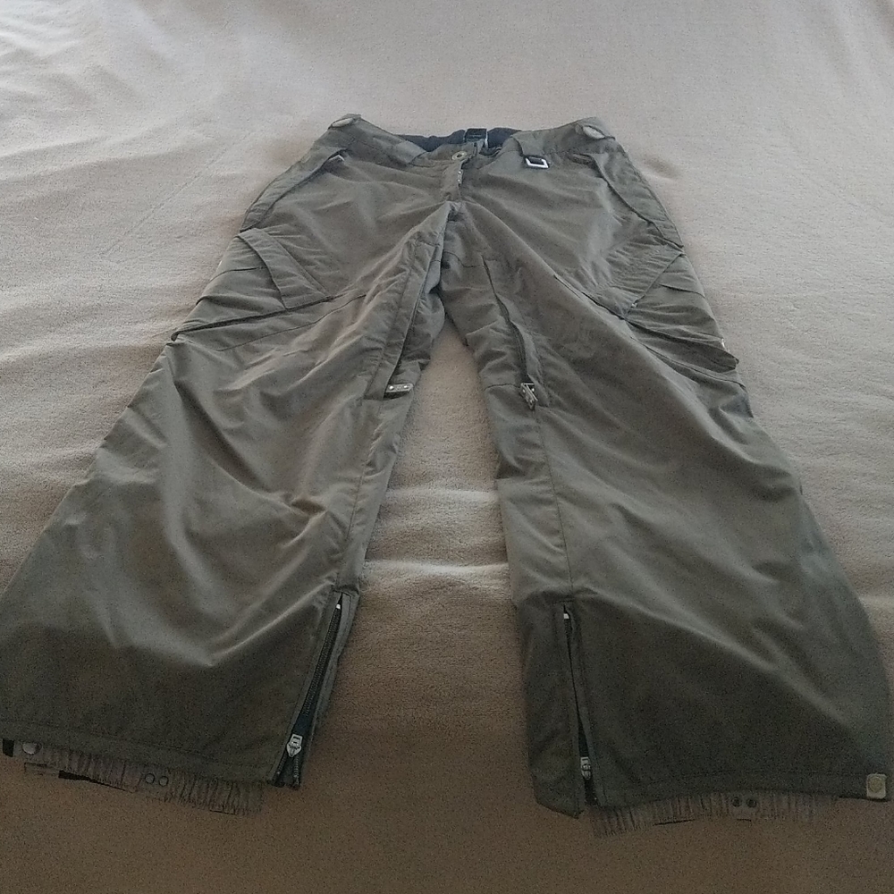 Awesome army green snow pants